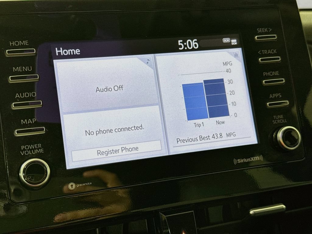 Used 2022 Toyota Camry SE FWD image 17