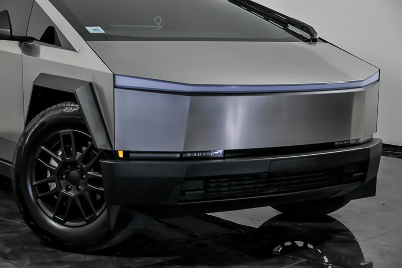 Used 2024 Tesla Cybertruck AWD Crew Cab image 2