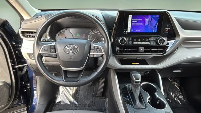 Used 2023 Toyota Highlander XLE FWD image 9