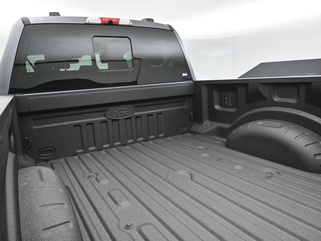 Used 2024 Ford F250 Lariat w/ Tremor Off-Road Package image 25