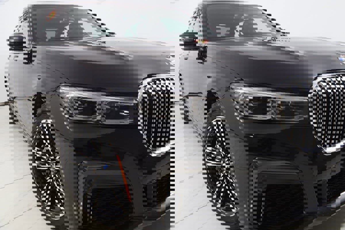 Used 2022 BMW 750i xDrive w/ M Sport Package image 21
