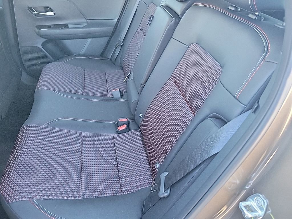 New 2026 Nissan Kicks SR w/ Cold Weather Package image 32