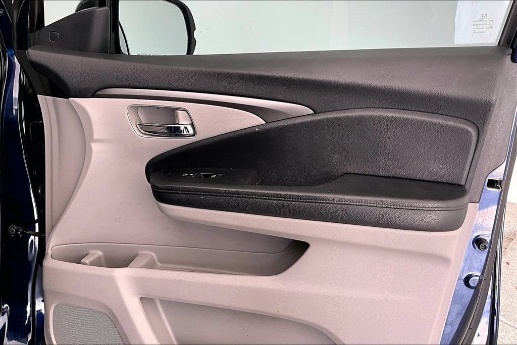 Used 2021 Honda Pilot EX image 19