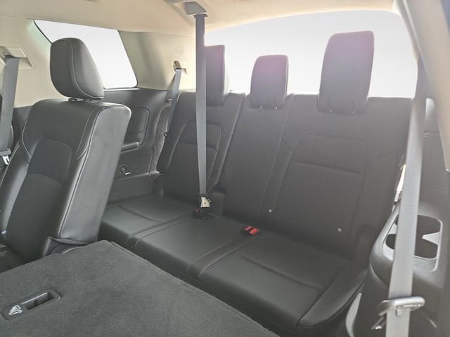 Used 2022 Nissan Pathfinder SL AWD/4WD image 27