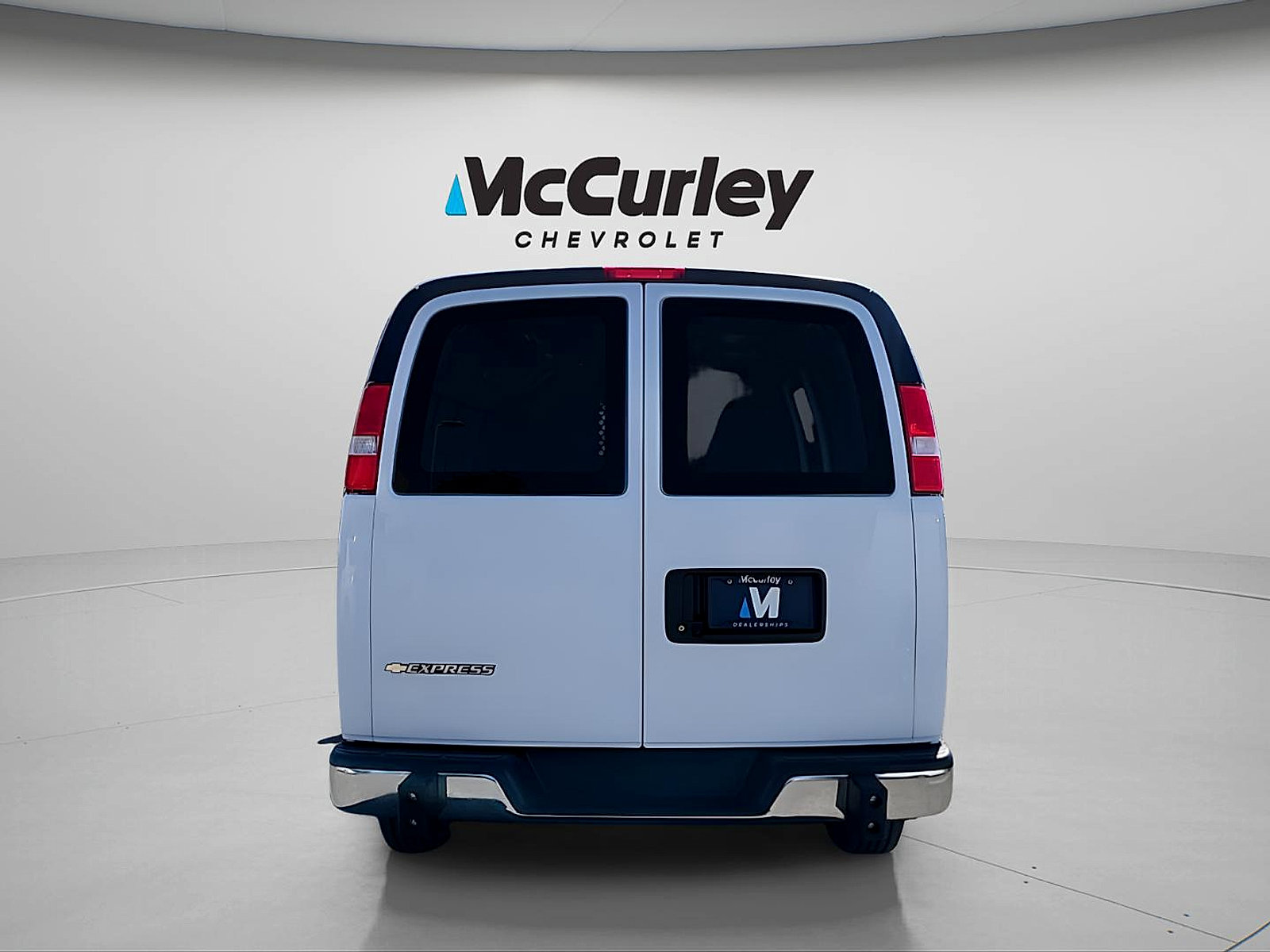 Used 2024 Chevrolet Express 2500 w/ Driver Convenience Package RWD image 6