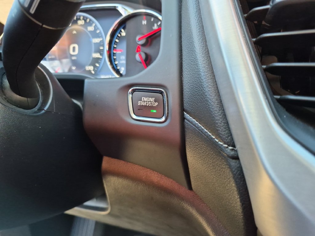 Used 2023 GMC Acadia SLT w/ Technology Package FWD image 25