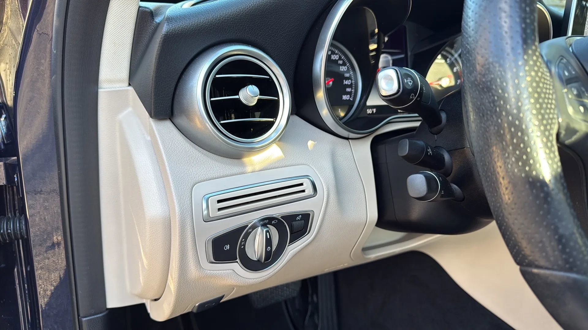 Used 2018 Mercedes-Benz C 300 4MATIC Sedan image 24