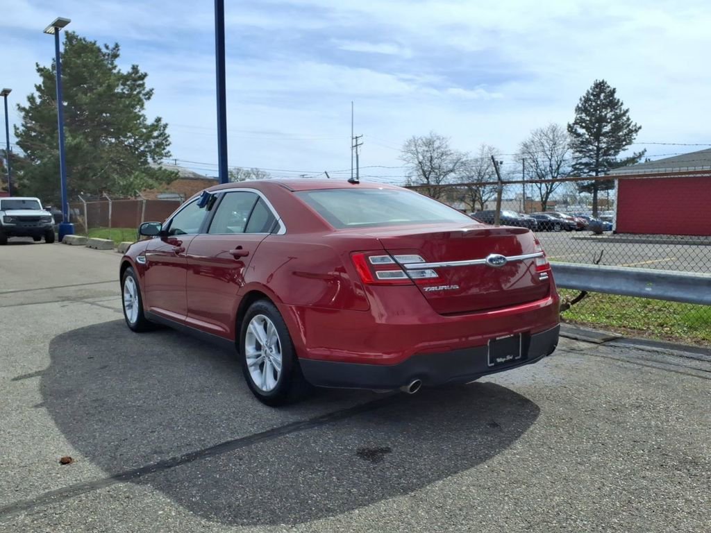 Used 2013 Ford Taurus SEL image 9