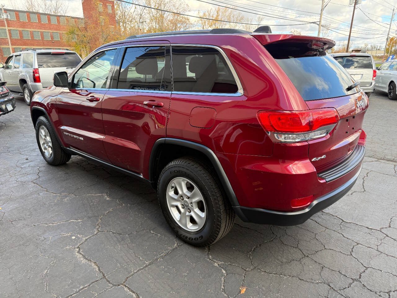 Used 2015 Jeep Grand Cherokee Laredo w/ Quick Order Package 23E AWD/4WD image 4