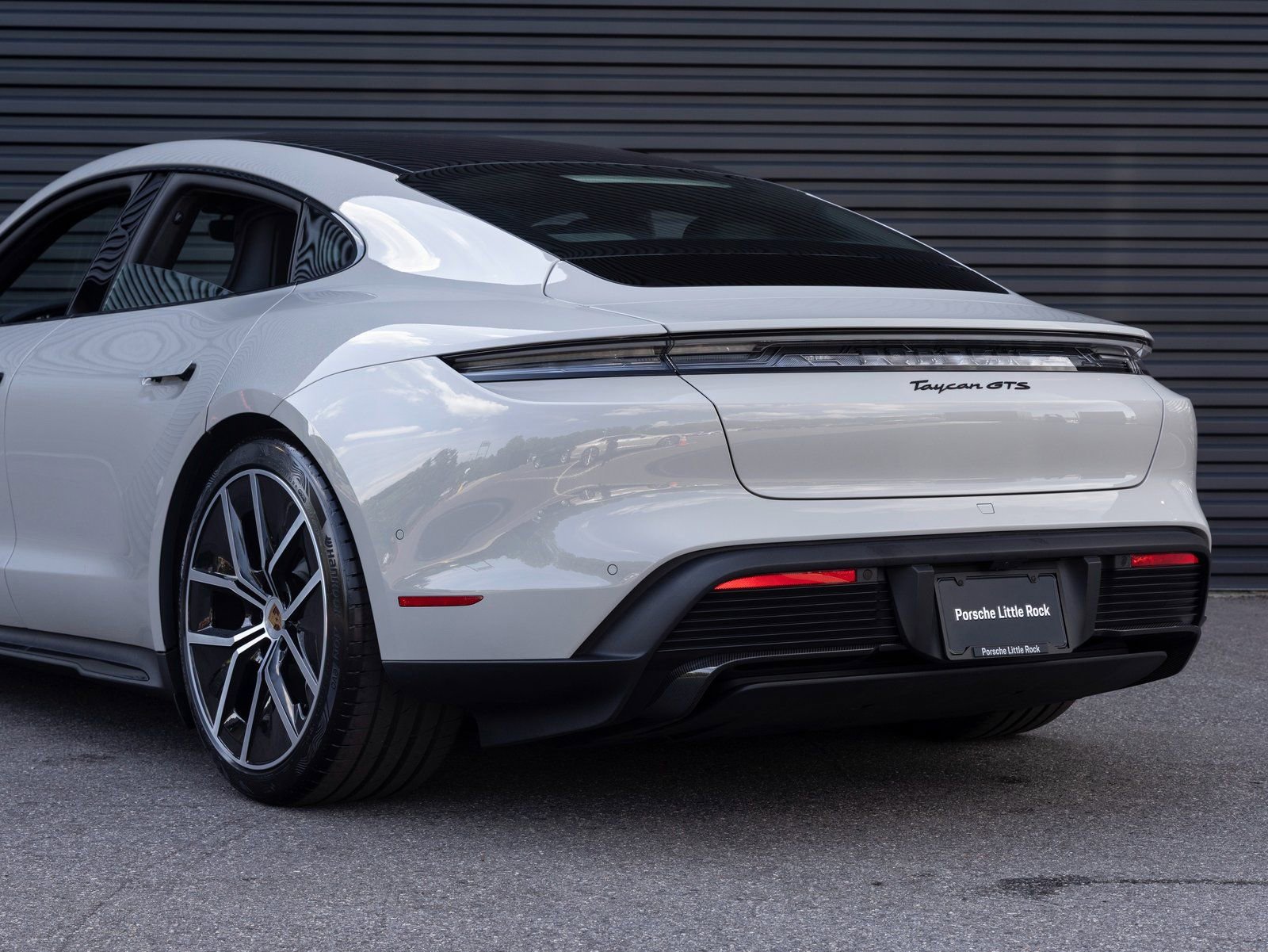 Used 2025 Porsche Taycan GTS image 11