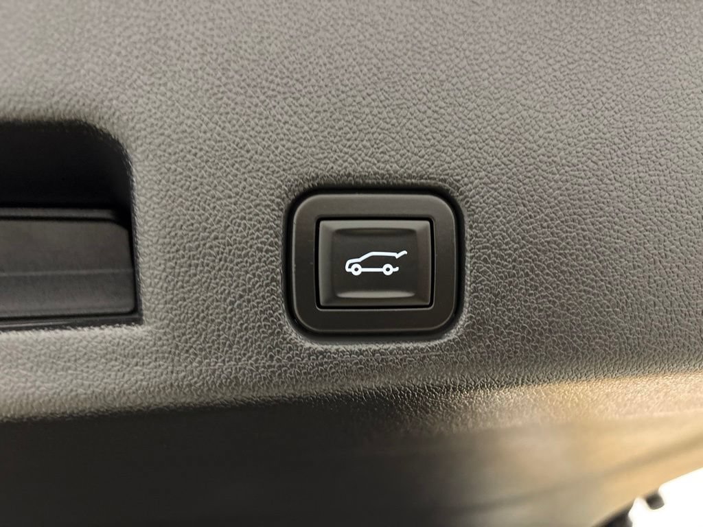 Certified 2025 GMC Acadia AT4 w/ LPO, Floor Liner Package AWD/4WD image 37