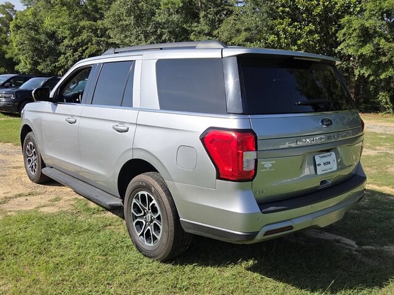 Used 2024 Ford Expedition XLT AWD/4WD image 12
