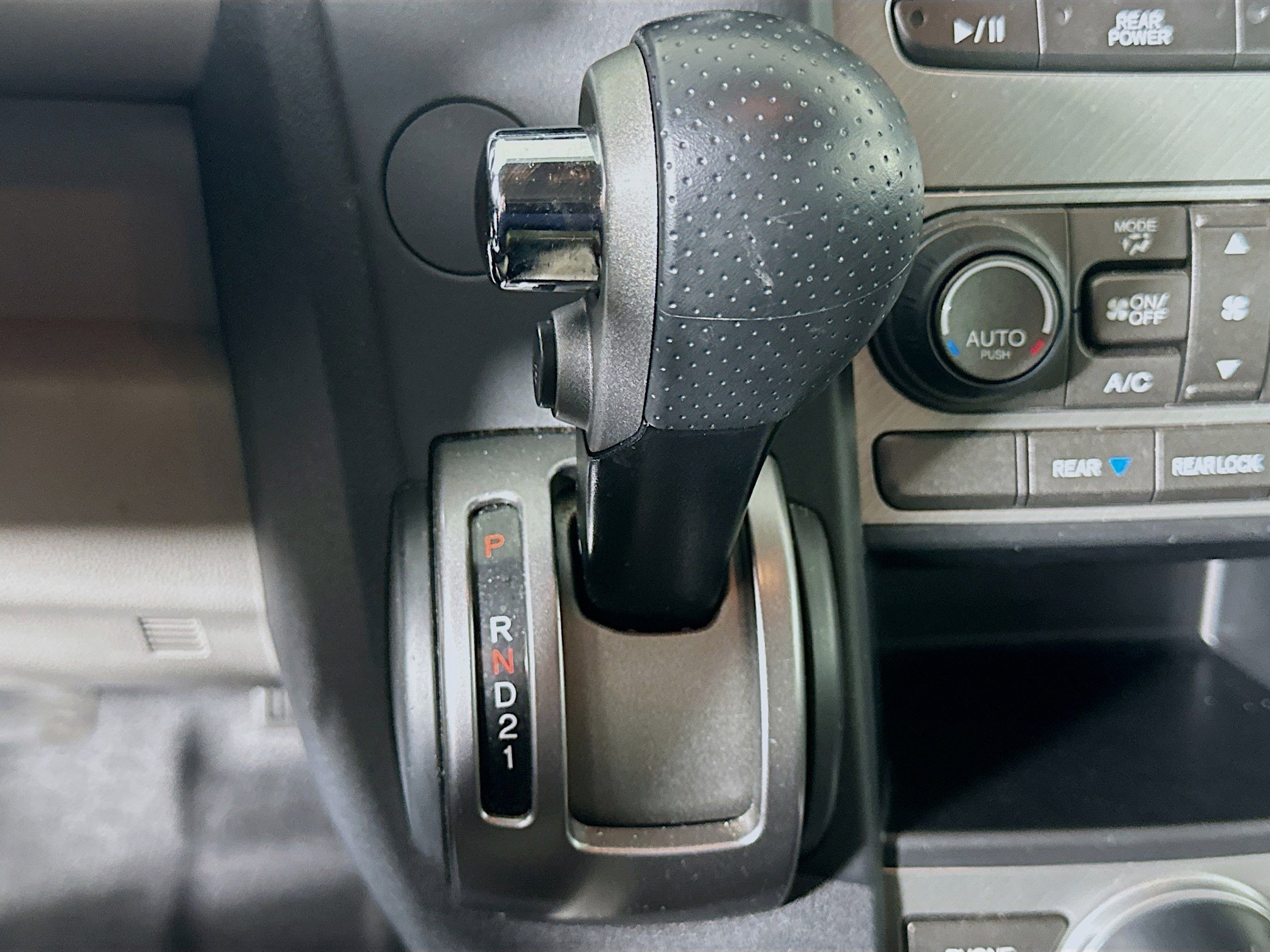 Used 2015 Honda Pilot SE image 24