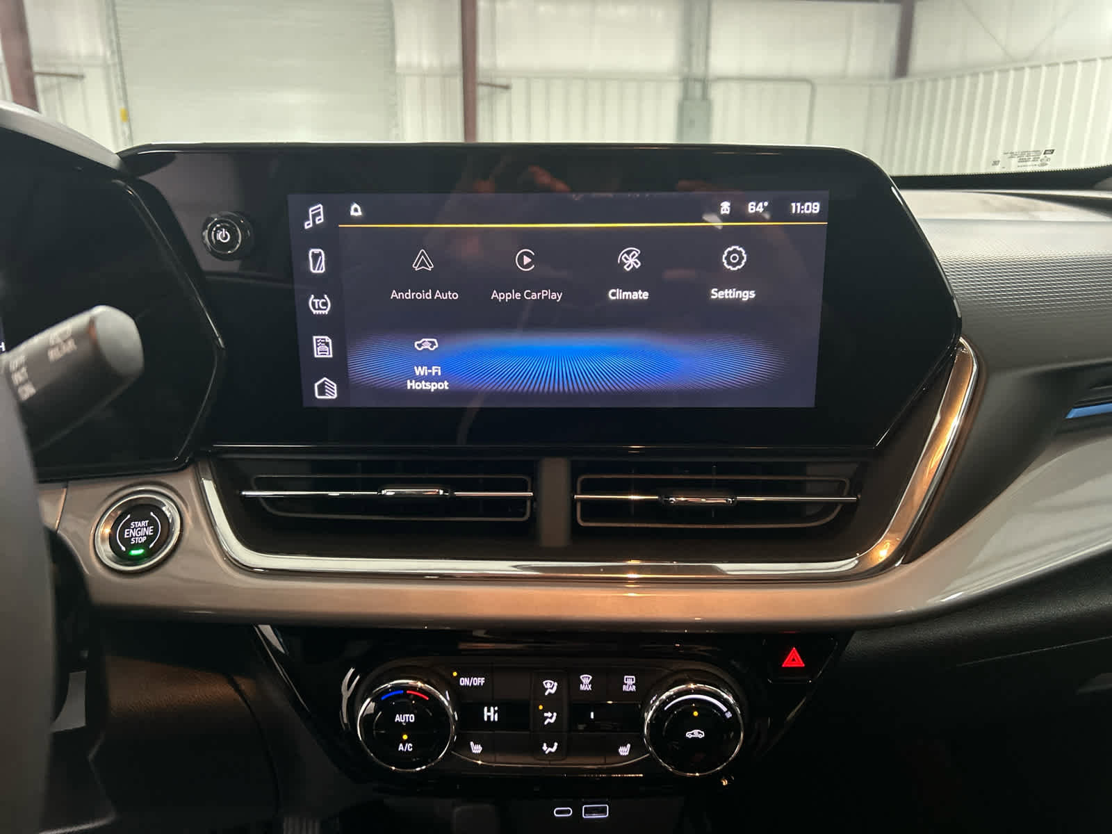 Used 2025 Chevrolet Trax LT w/ Driver Confidence Package image 18