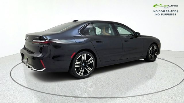 Used 2026 BMW 740i xDrive AWD/4WD image 9