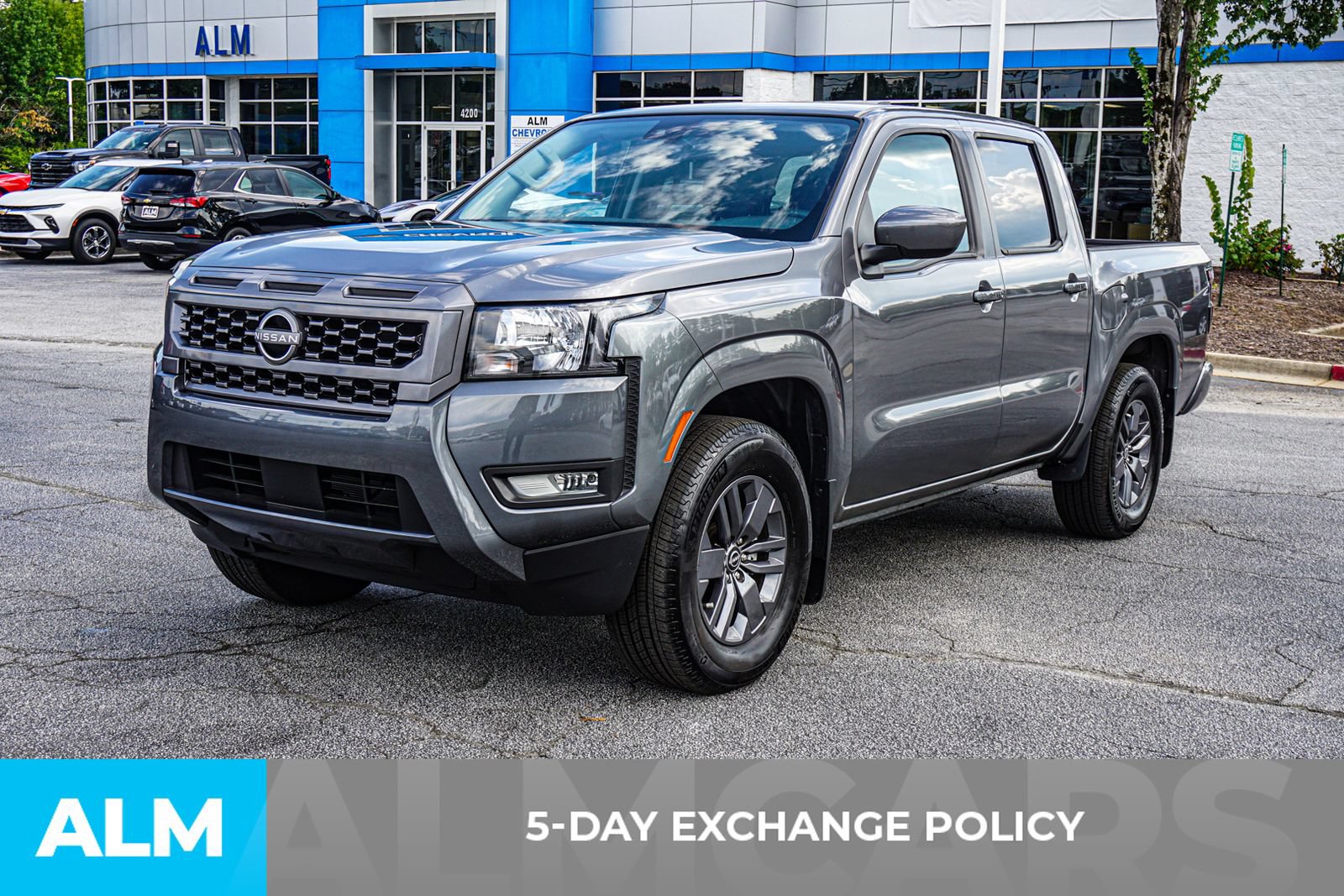 Used 2025 Nissan Frontier SV w/ SV Convenience Package RWD image 4
