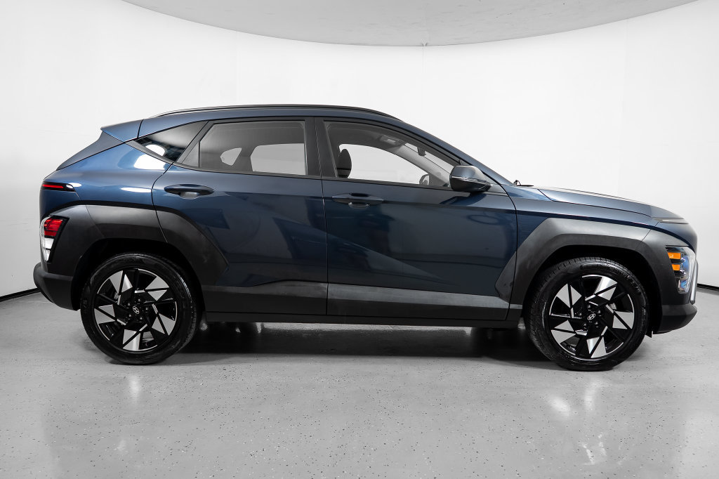 Certified 2025 Hyundai Kona SEL FWD image 3