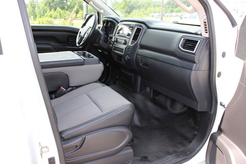 Used 2017 Nissan Titan S RWD image 6