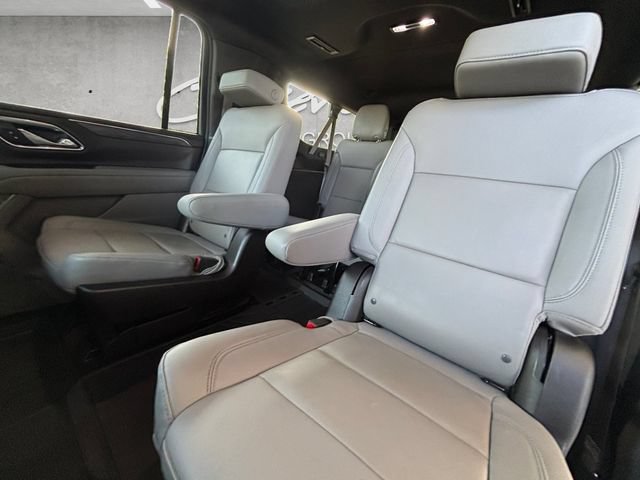 Used 2024 Chevrolet Suburban Z71 w/ Luxury Package AWD/4WD image 28