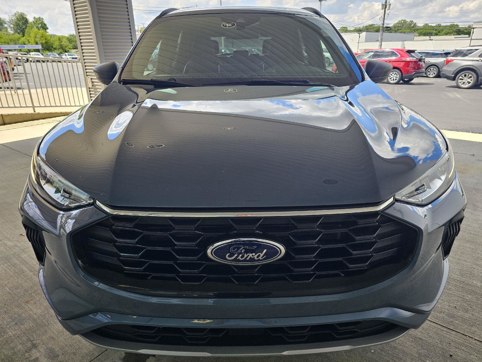 Used 2024 Ford Escape ST-Line w/ Tech Pack #1 AWD/4WD image 8