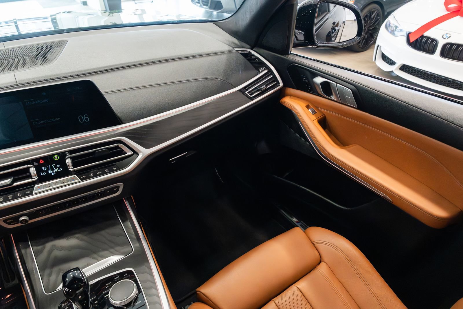 Used 2022 BMW X7 xDrive40i w/ M Sport Package image 12