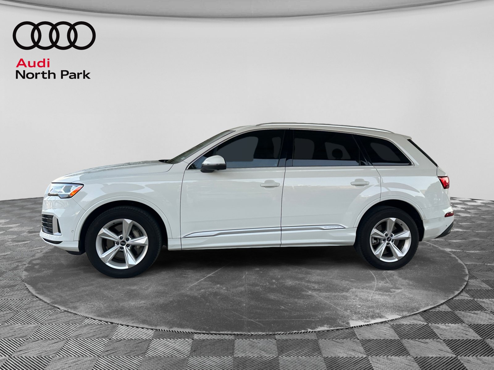 Used 2021 Audi Q7 2.0T Premium w/ Convenience Package AWD/4WD image 2