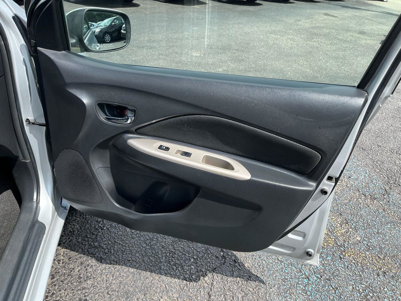 Used 2009 Toyota Yaris Sedan FWD image 24