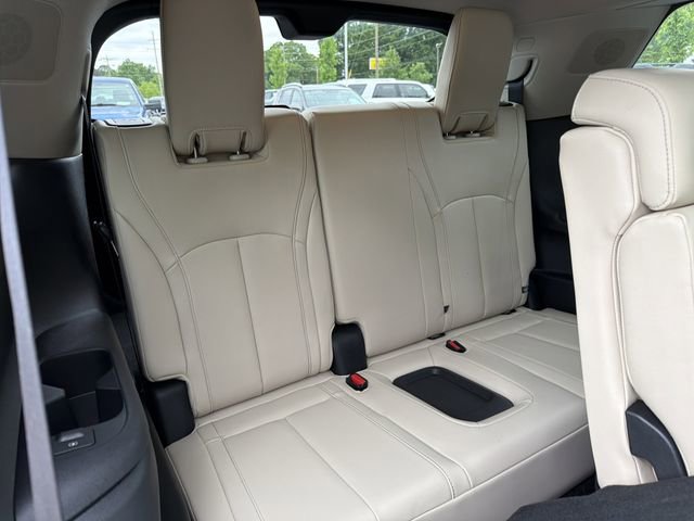 Used 2025 INFINITI QX60 Luxe w/ Vision Package FWD image 13