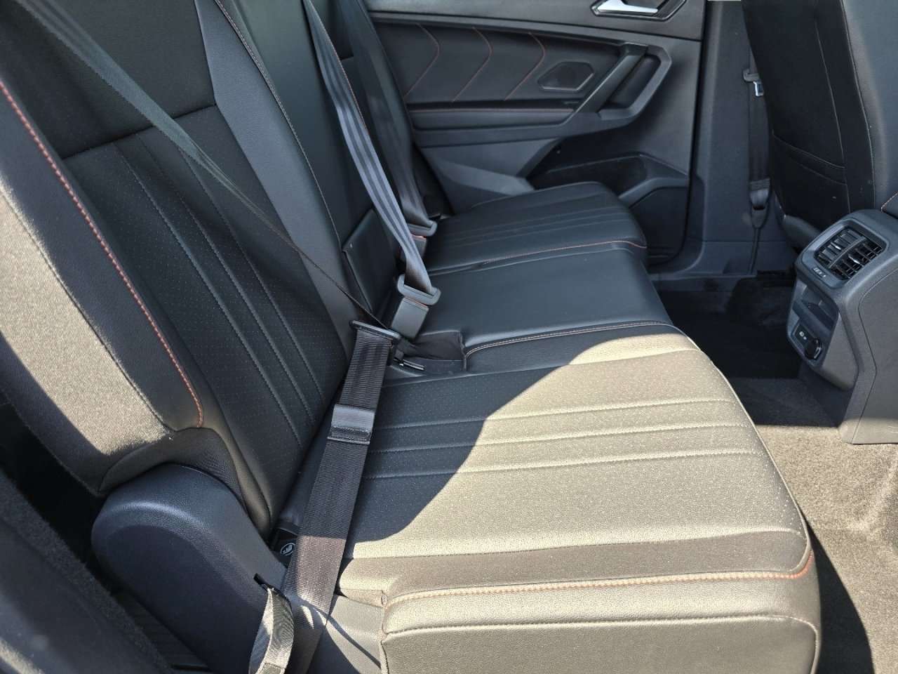Used 2024 Volkswagen Tiguan Wolfsburg Edition FWD image 17