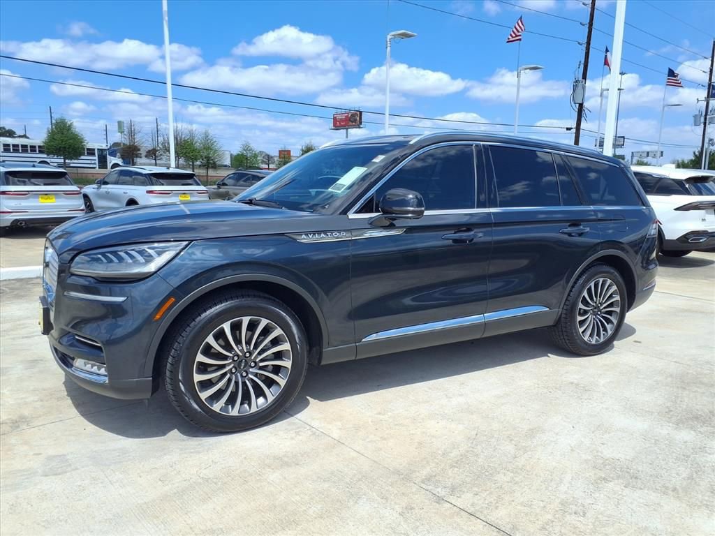 Used 2021 Lincoln Aviator Reserve w/ Elements Package Plus AWD/4WD image 3