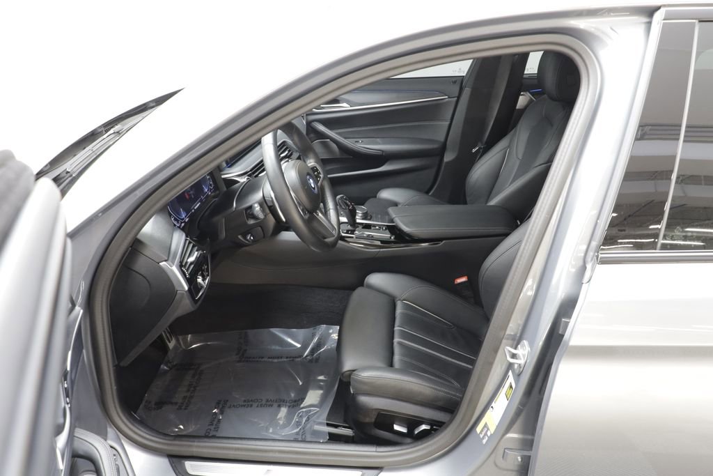 Certified 2023 BMW 530e xDrive w/ Executive Package image 6
