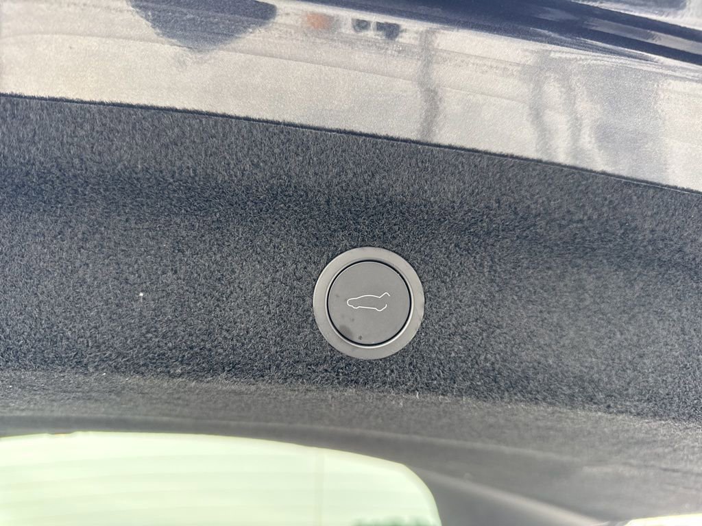 Used 2026 Tesla Model Y Premium image 32