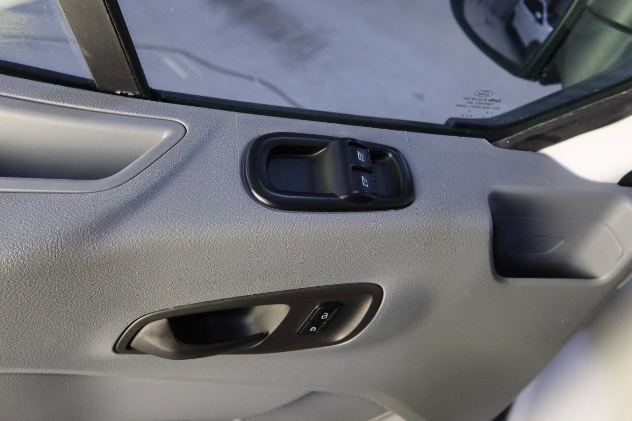 Used 2016 Ford Transit 350 XL image 30