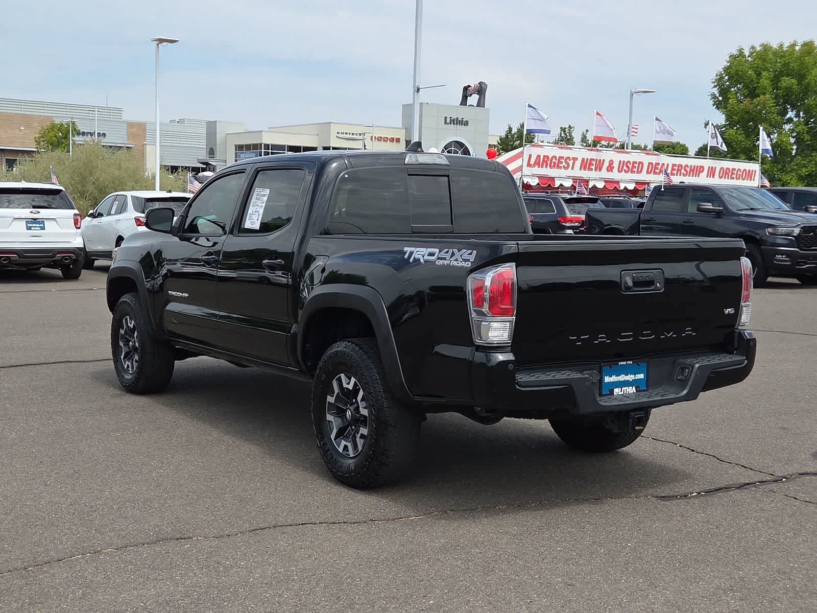 Used 2022 Toyota Tacoma TRD Off-Road w/ Technology Package AWD/4WD image 12