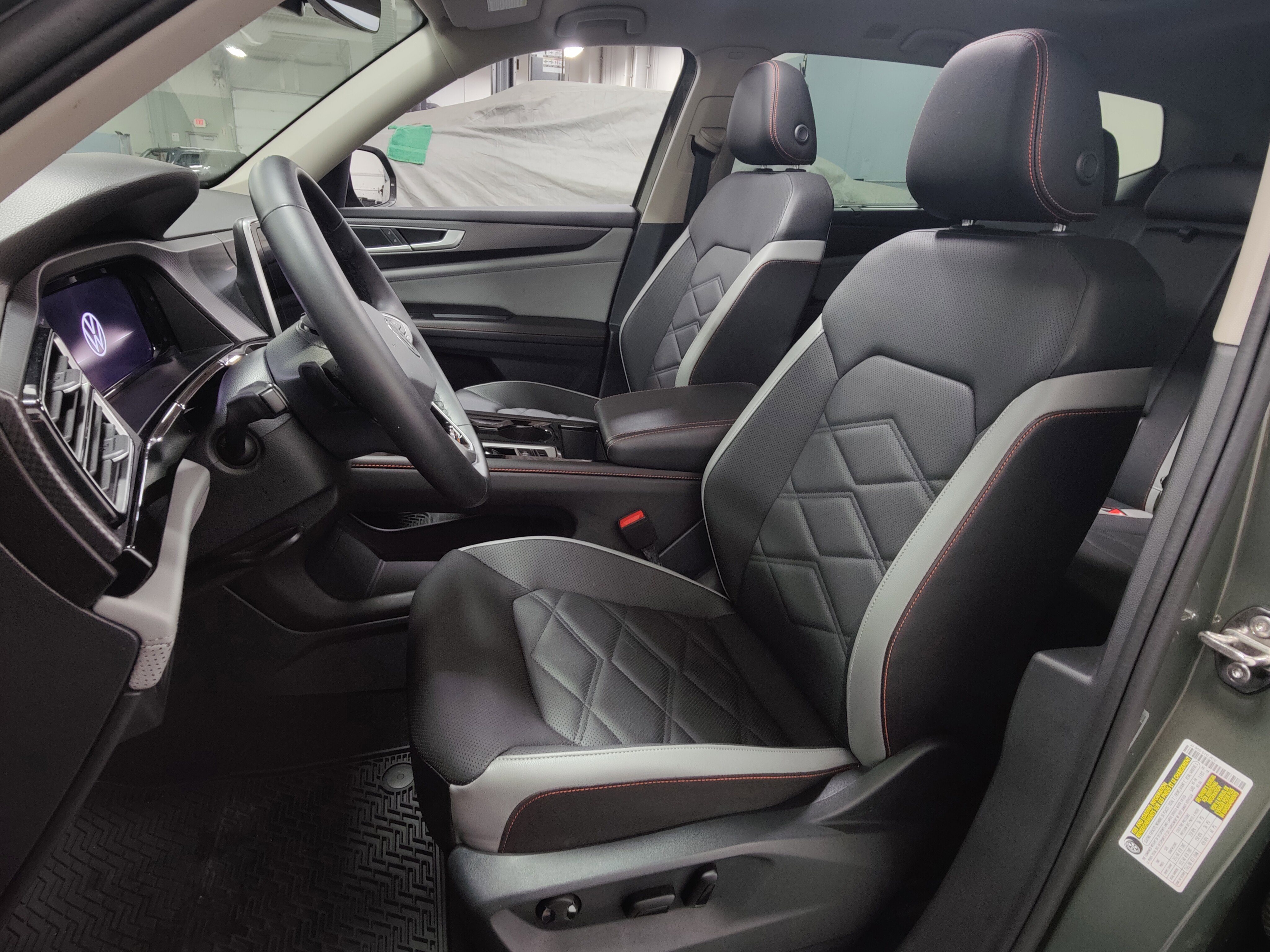 Used 2025 Volkswagen Atlas Peak Edition SE image 16