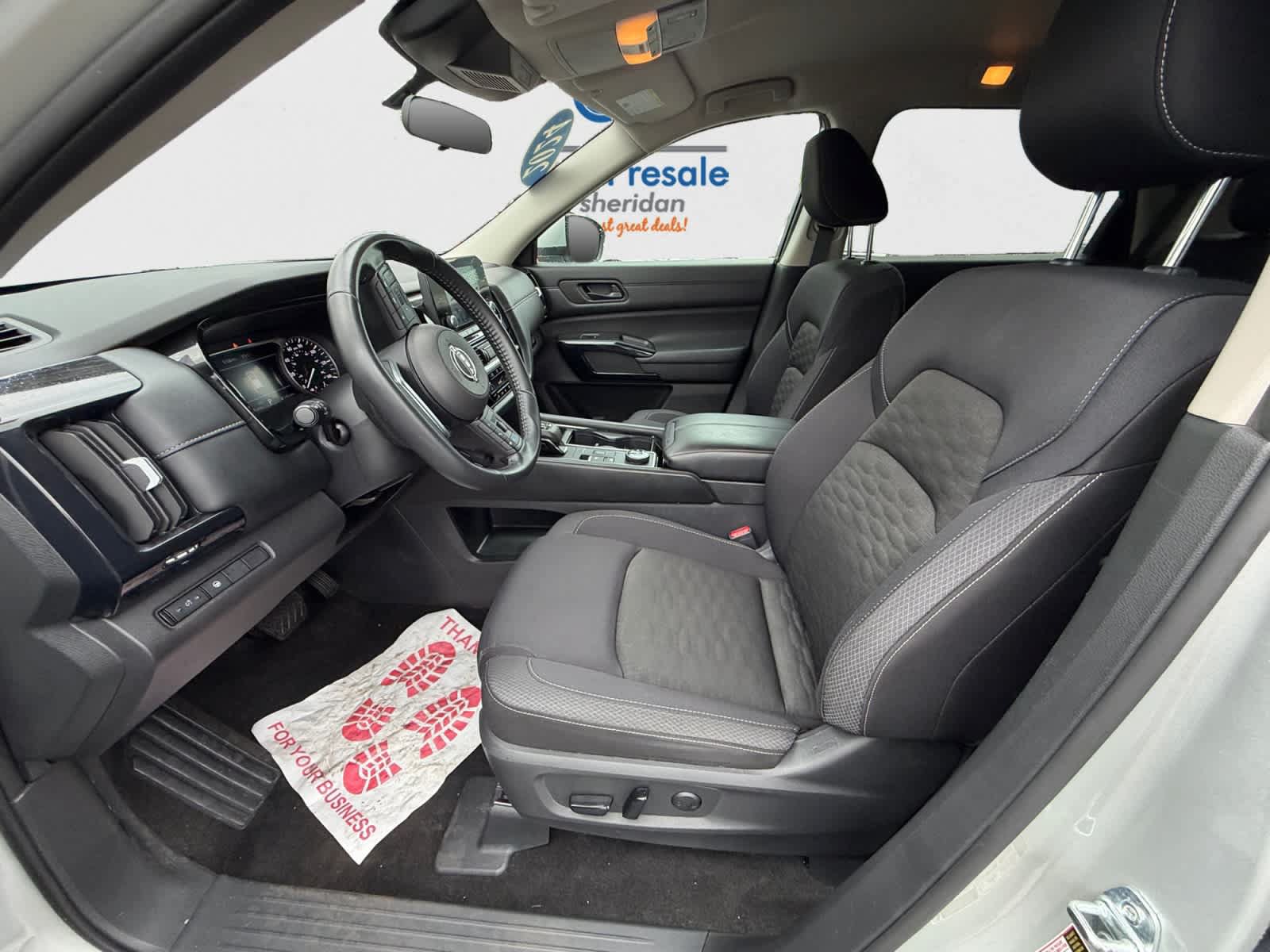 Used 2024 Nissan Pathfinder SV AWD/4WD image 11