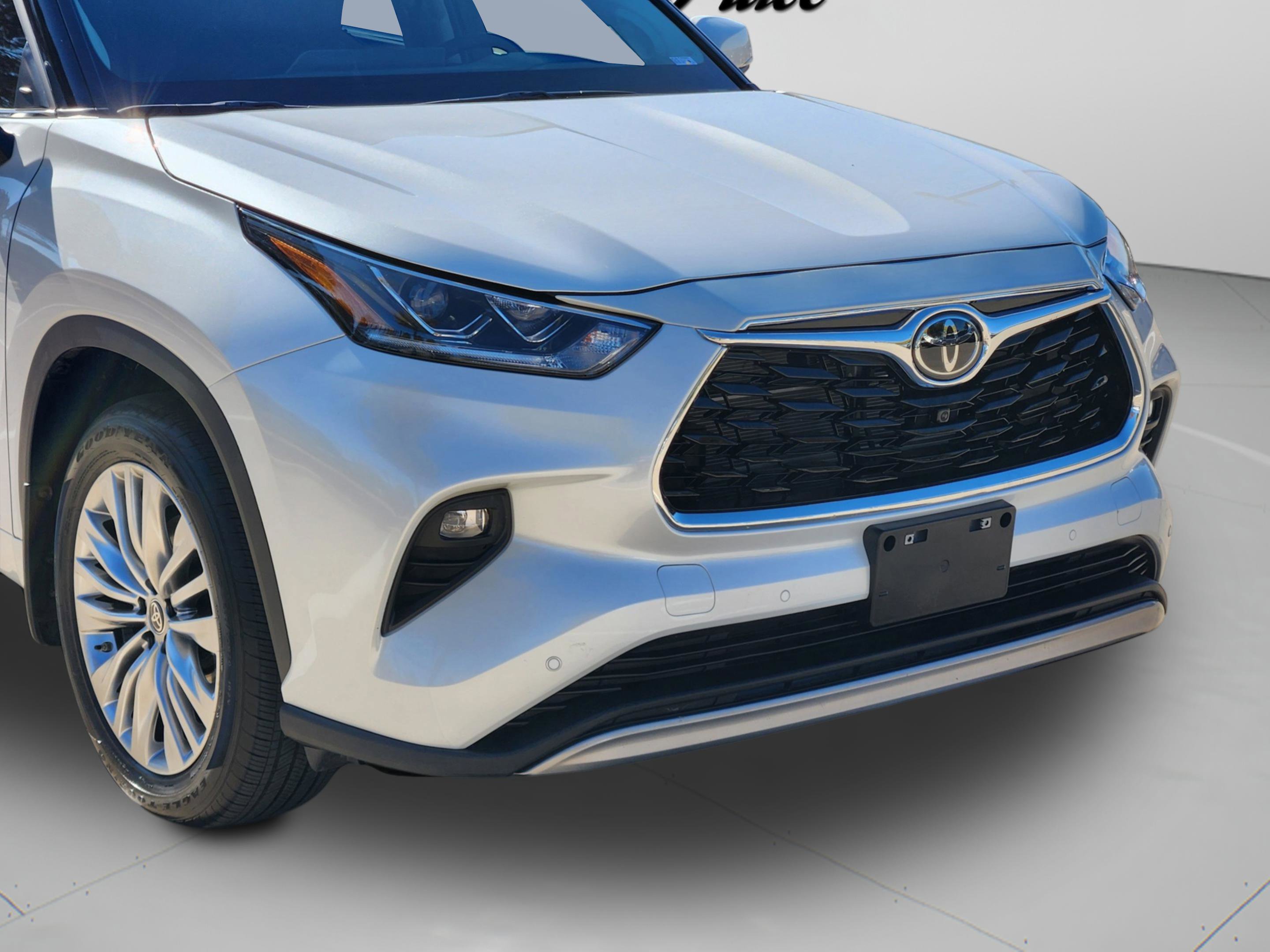 Used 2025 Toyota Highlander Platinum image 43