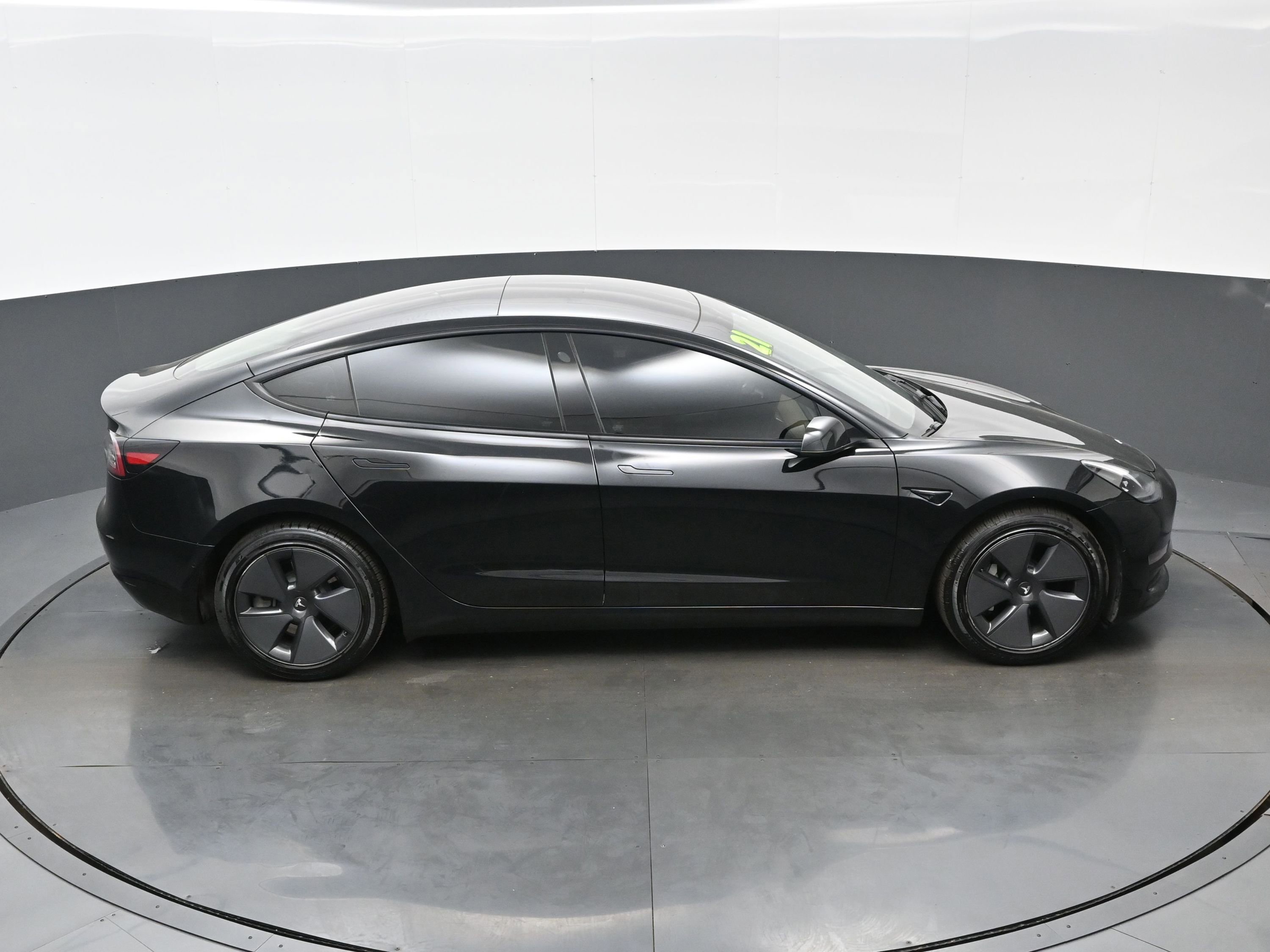 Used 2021 Tesla Model 3 Standard Range Plus image 36