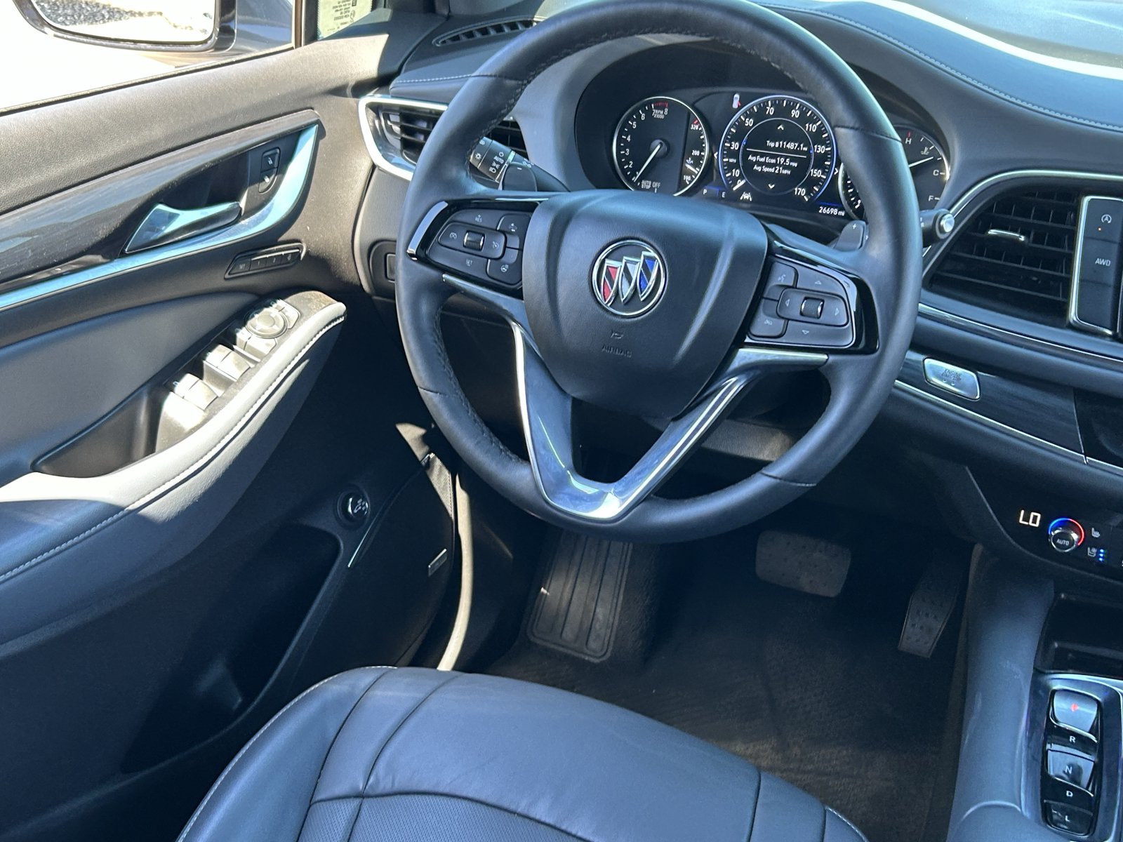 Used 2024 Buick Enclave Premium AWD/4WD image 16