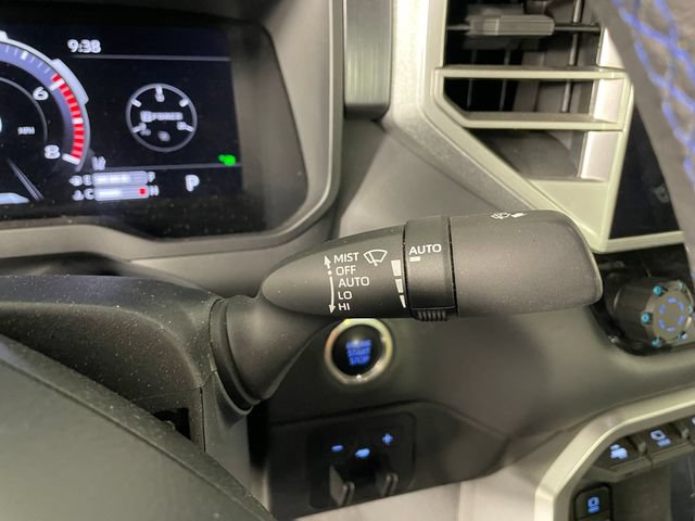 Used 2022 Toyota Tundra Platinum w/ Advanced Package AWD/4WD image 12