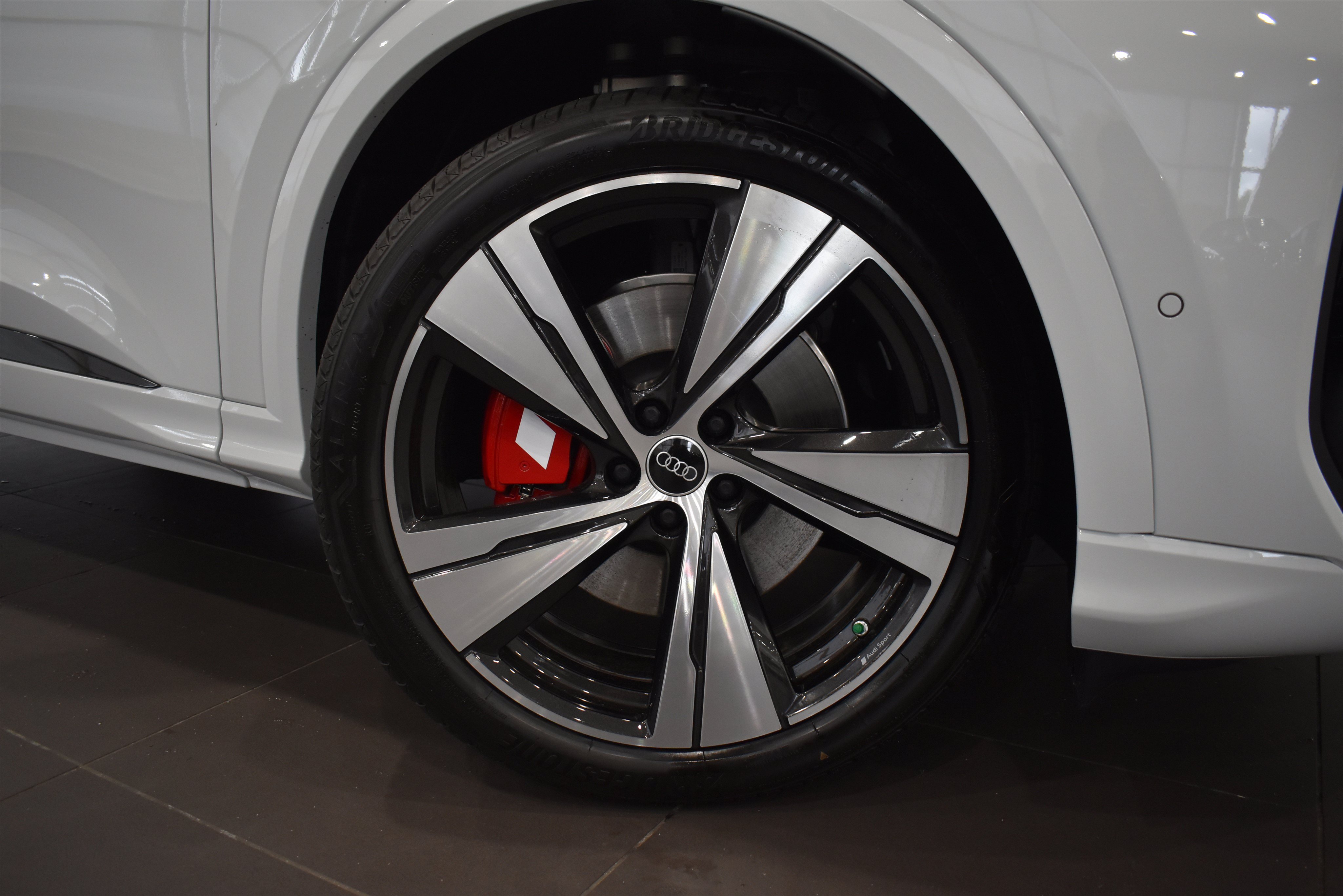 New 2026 Audi SQ5 Prestige AWD/4WD image 2