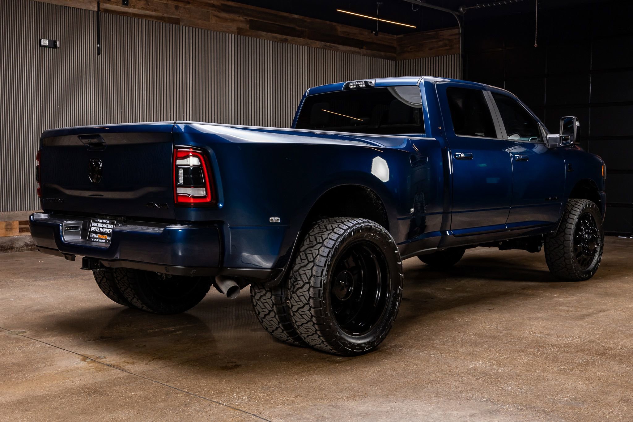 Used 2024 RAM 3500 Big Horn w/ Night Edition image 10