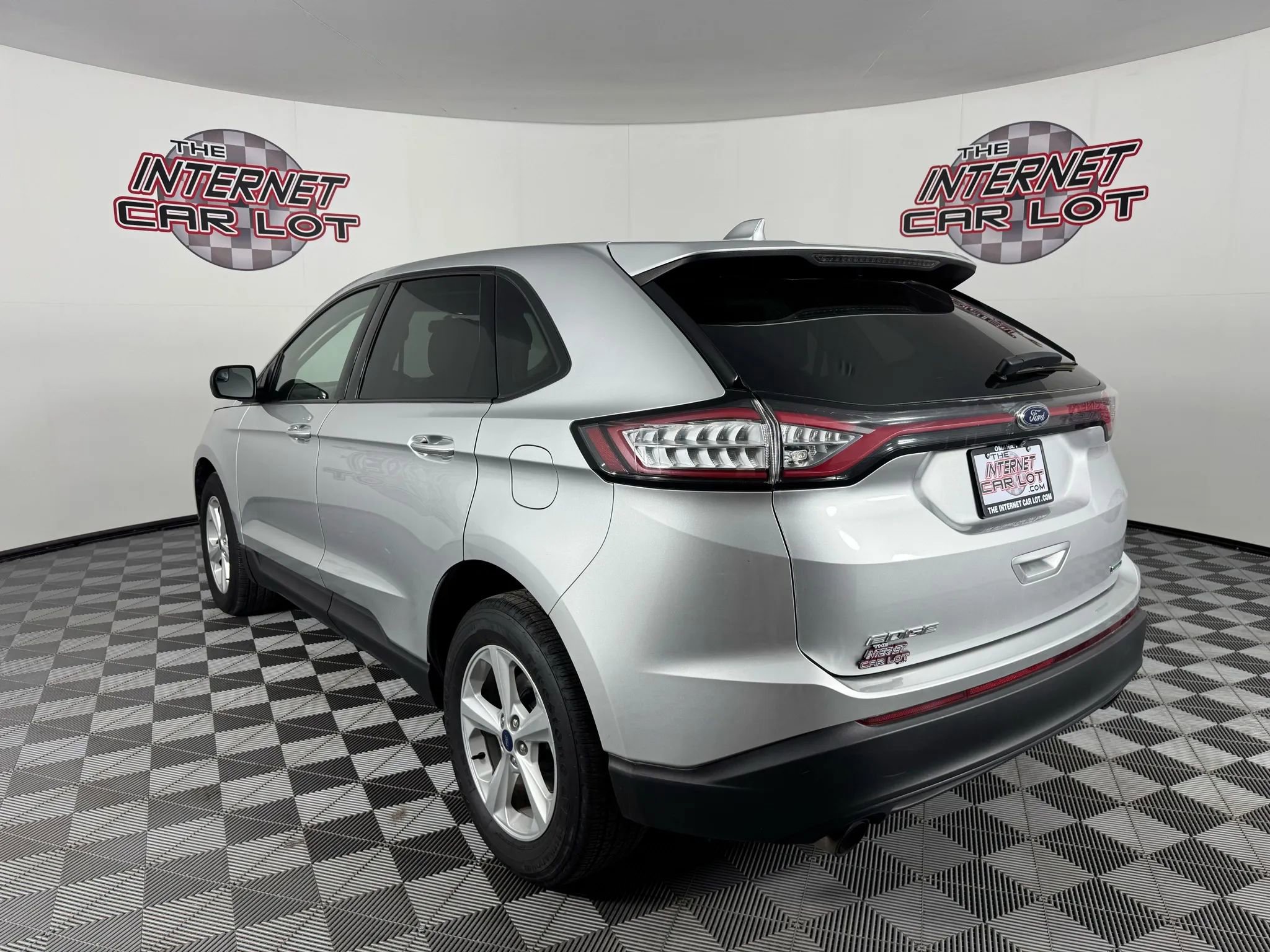 Used 2017 Ford Edge SE image 5