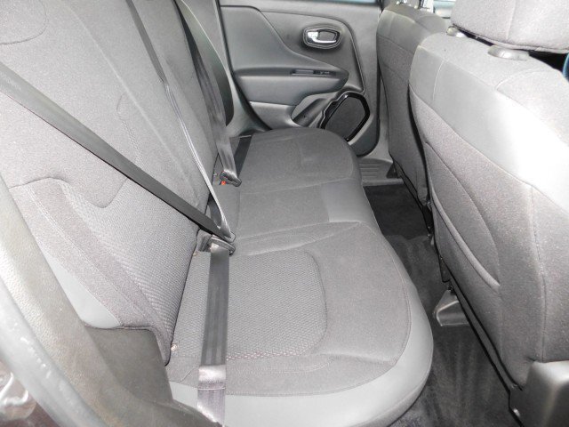 Used 2018 Jeep Renegade Altitude image 18