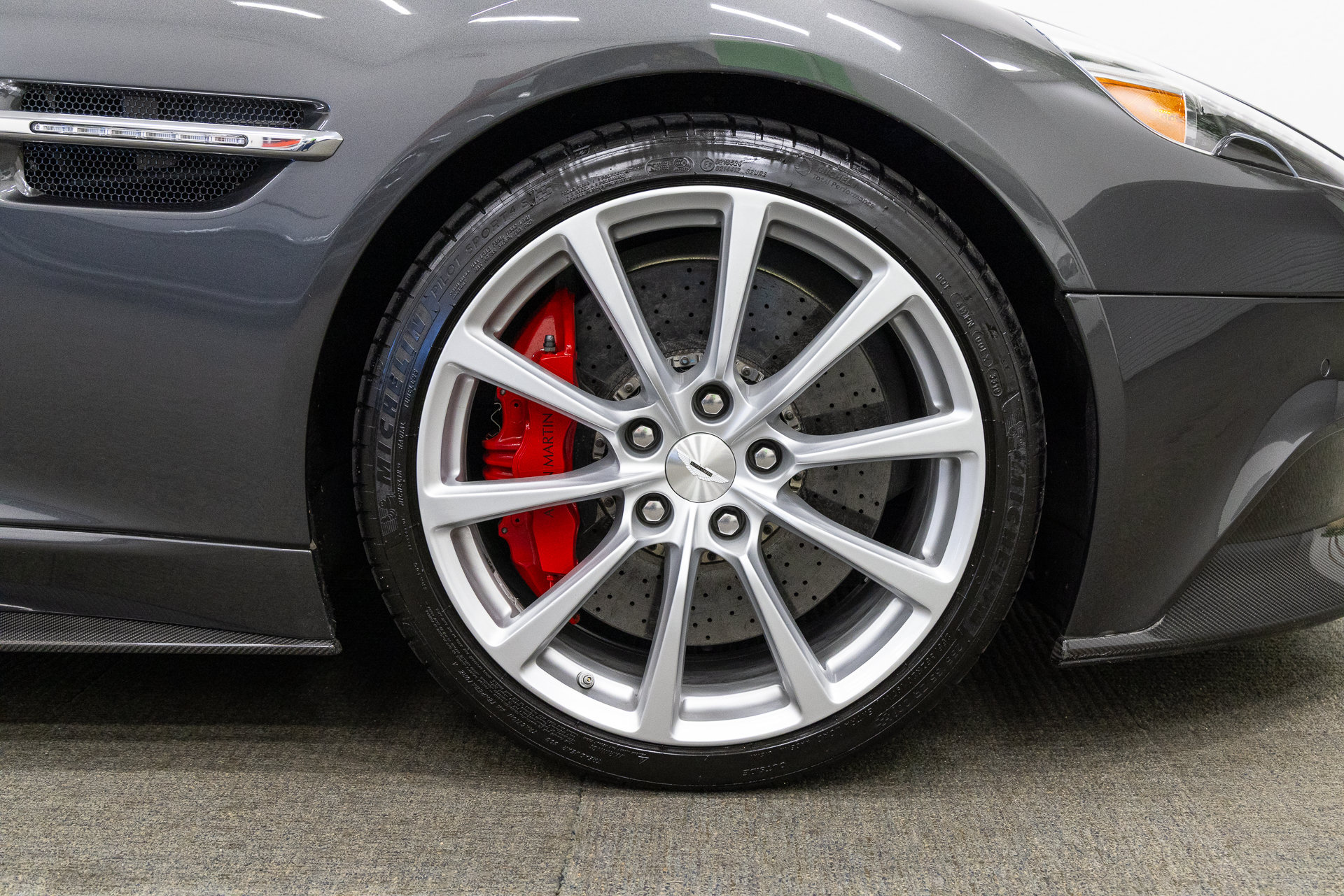 Used 2015 Aston Martin Vanquish Coupe RWD image 27