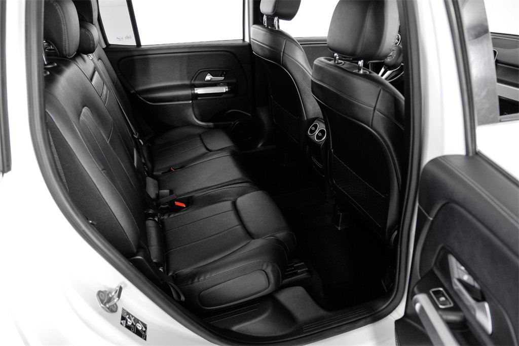 Used 2020 Mercedes-Benz GLB 250 w/ Premium Package image 38