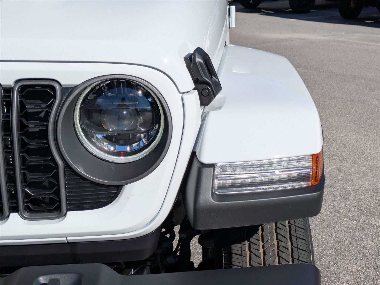 New 2026 Jeep Gladiator Sport image 10