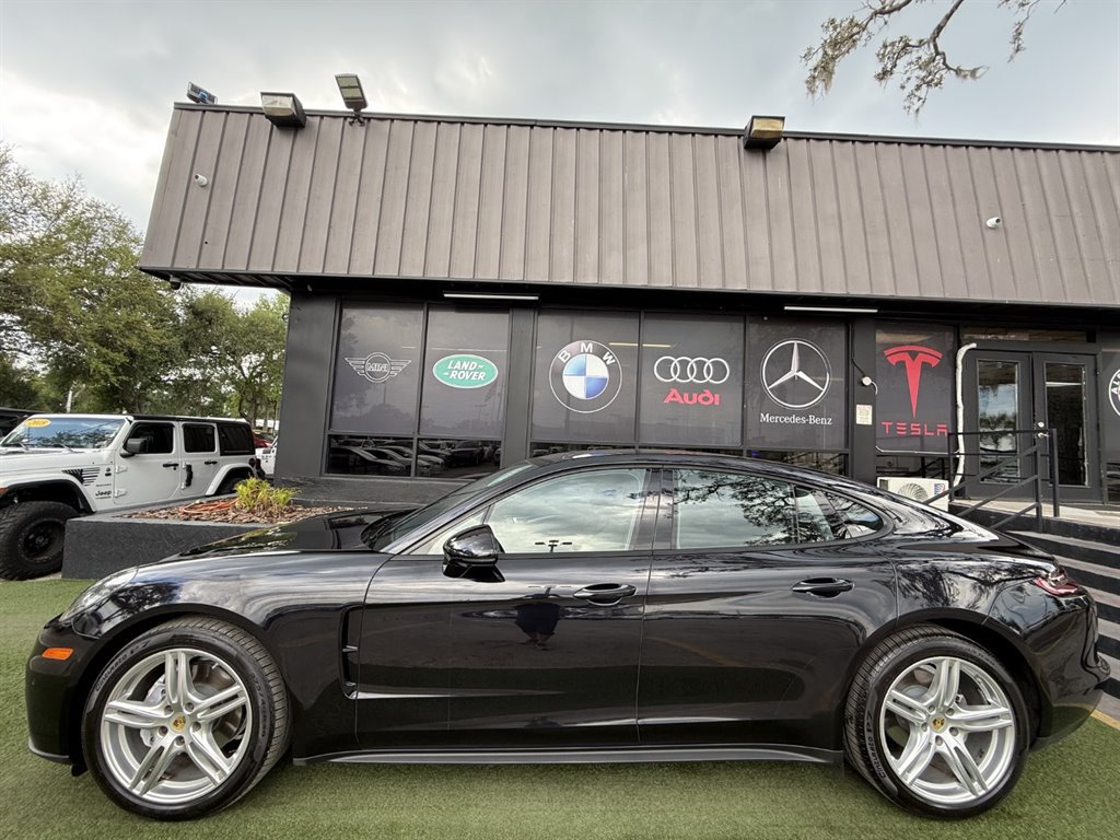 Used 2017 Porsche Panamera 4 AWD/4WD image 7