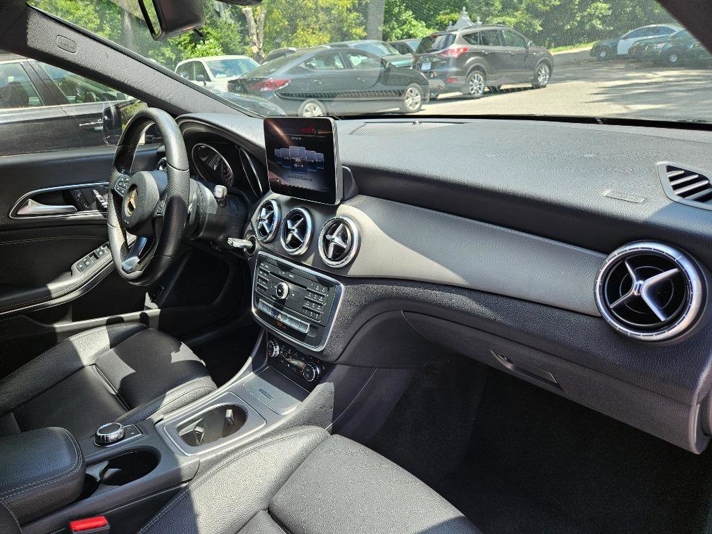 Used 2018 Mercedes-Benz CLA 250 image 45