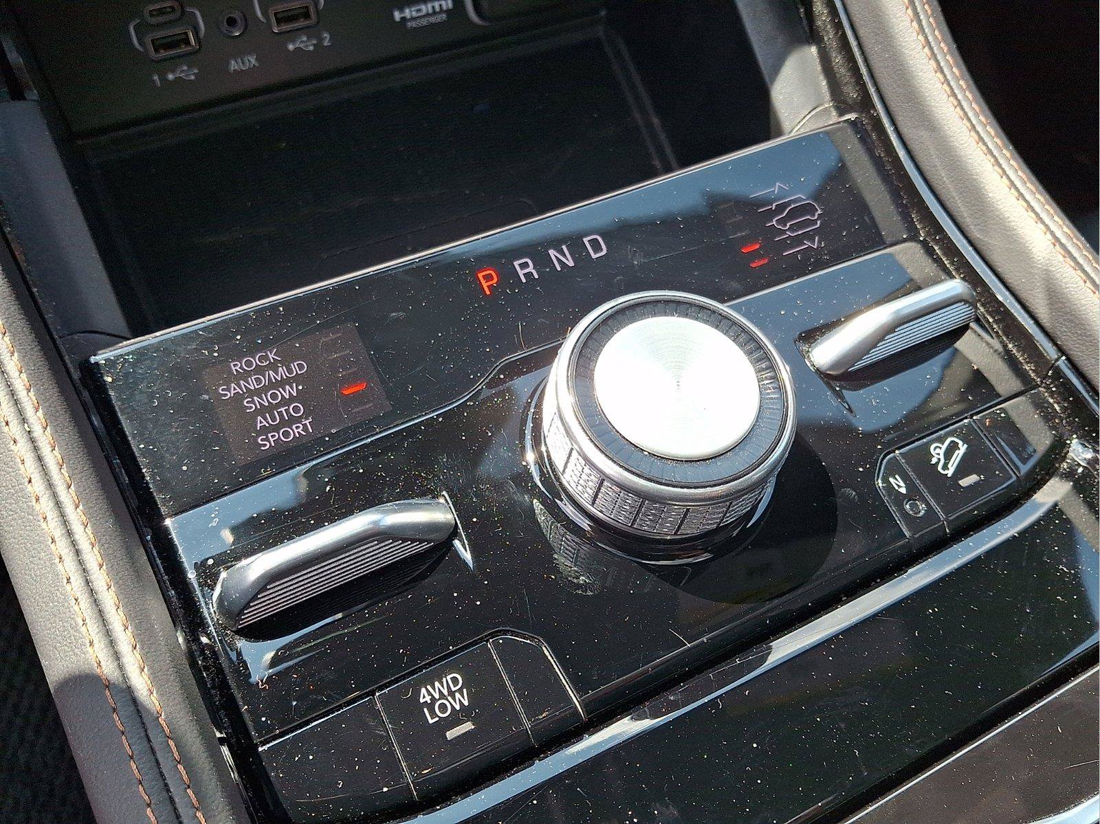 Used 2025 Jeep Grand Cherokee Summit AWD/4WD image 13
